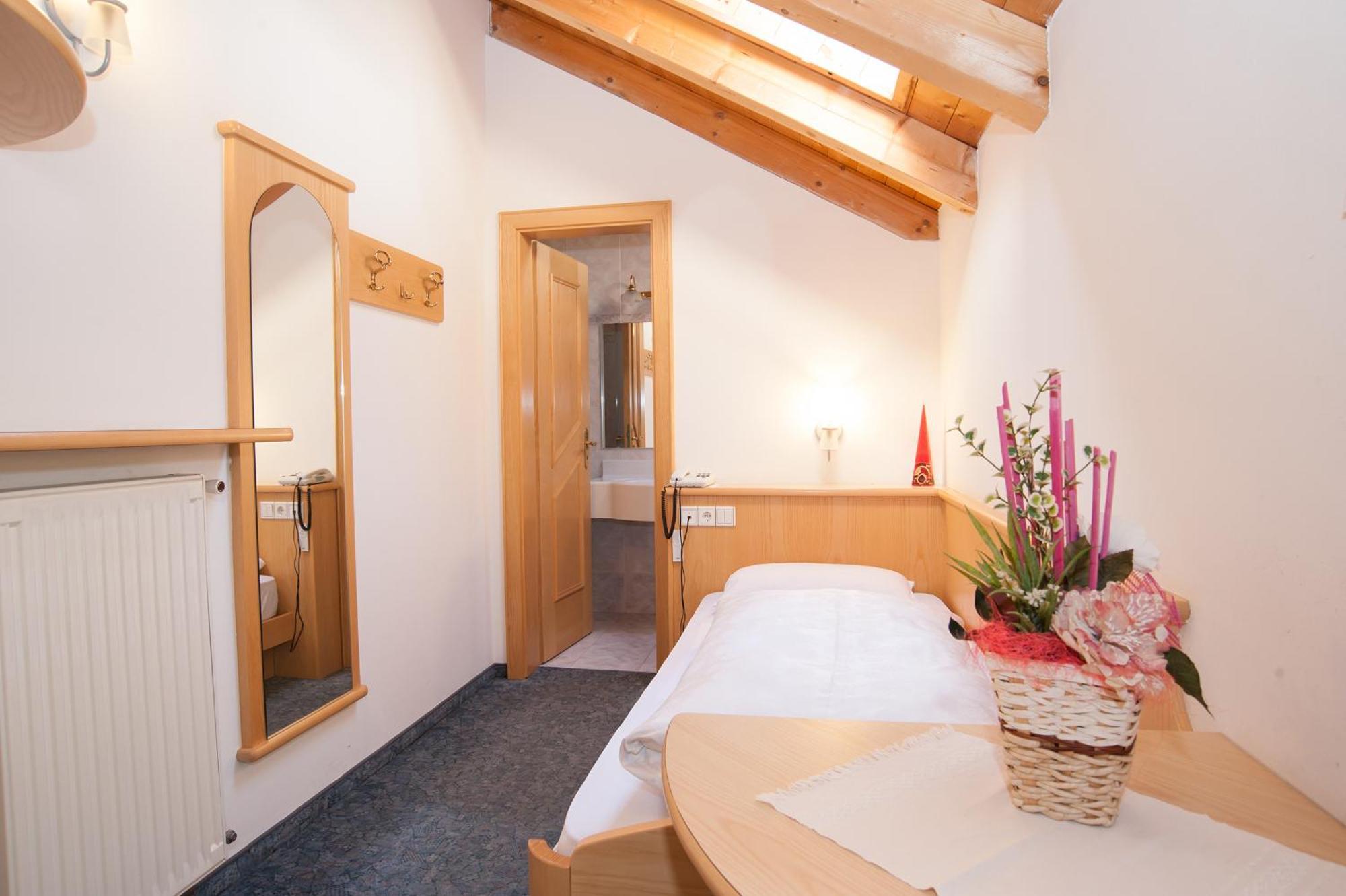Hotel Vernel Santa Cristina Val Gardena Camera foto