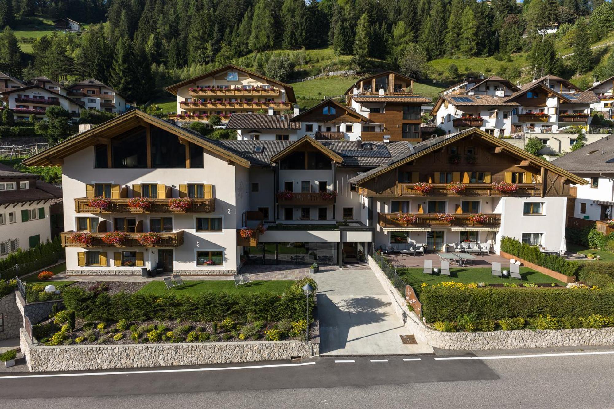 Hotel Vernel Santa Cristina Val Gardena Esterno foto
